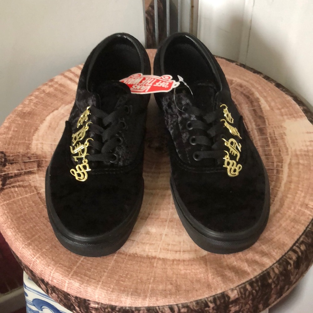New Authentic Vans Women’s Shoes